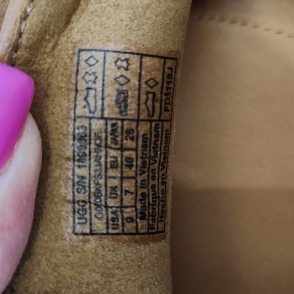 NWOB. UGG Bonnie Suede Loafers Sz.9 - Picture 5 of 10